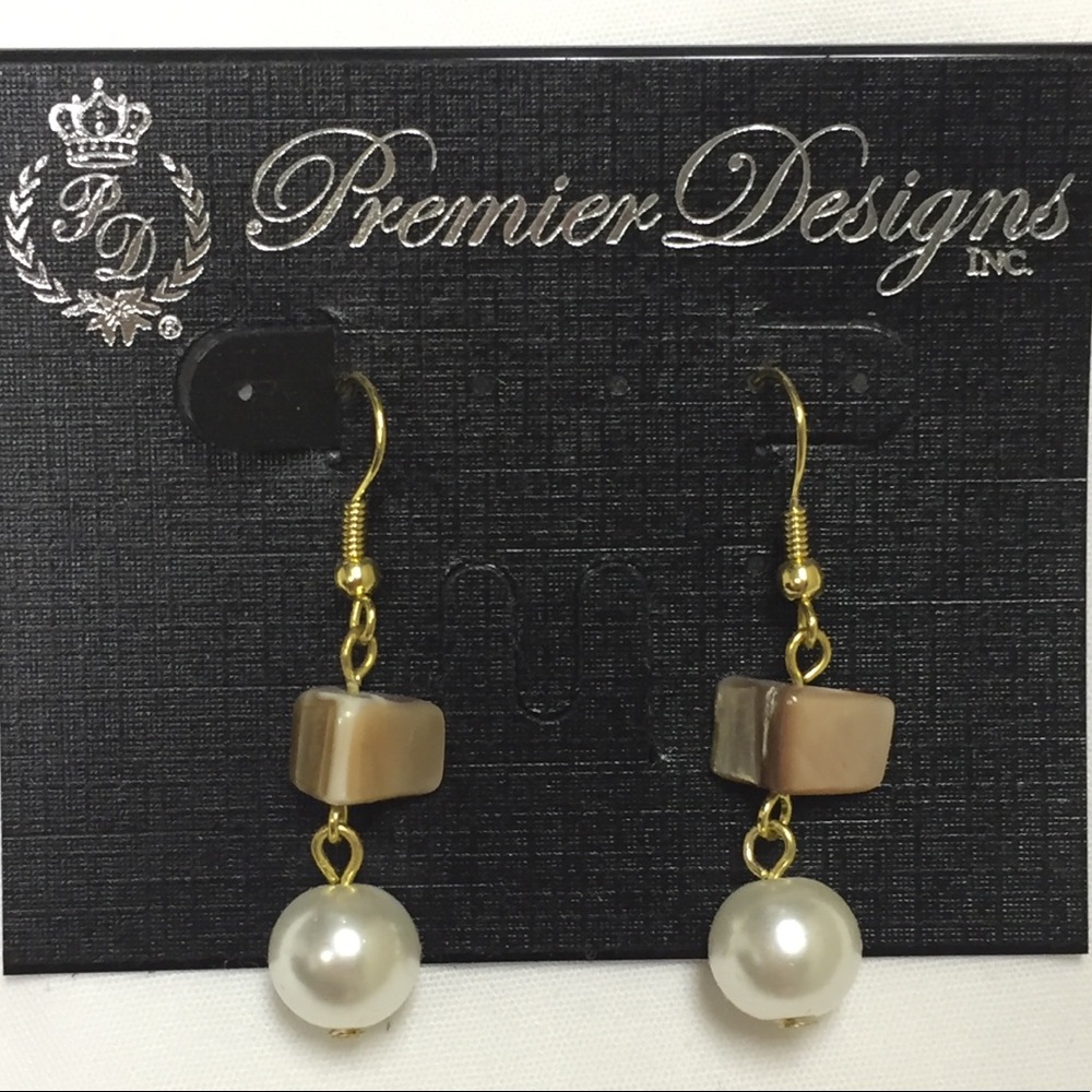 Premier Designs “Daydream” gold and pearl earrings